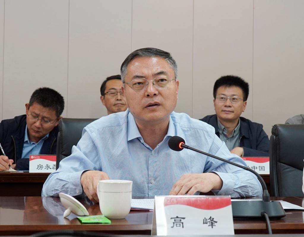 20241015上海工程技术大学德赢AC米兰官网战略合作签约仪式2.jpg
